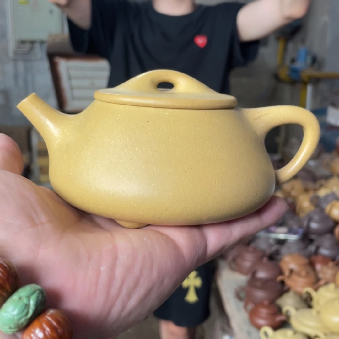 茶壶紫砂LCC。  景舟满瓢。   本绿泥。  300CC