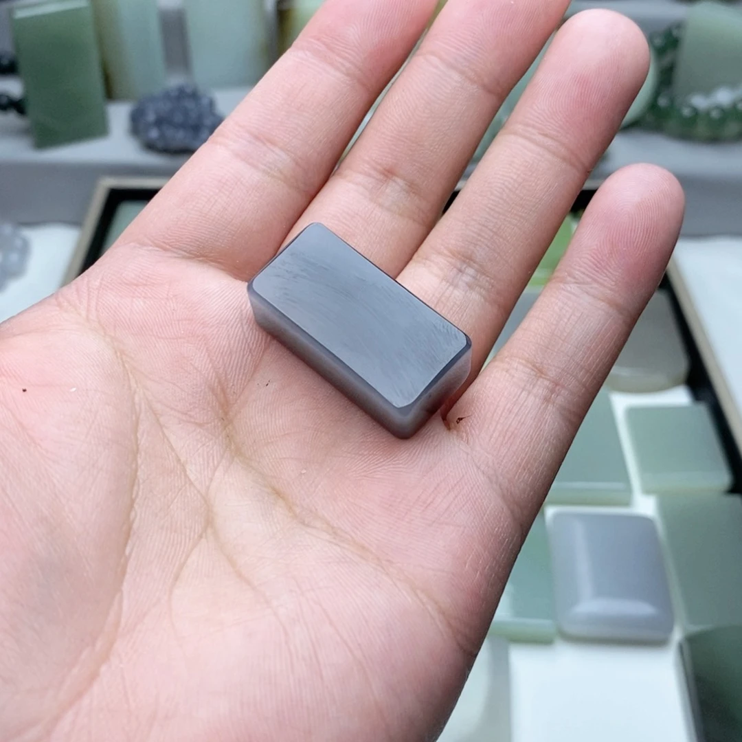 和田玉颈饰未镶嵌小***了