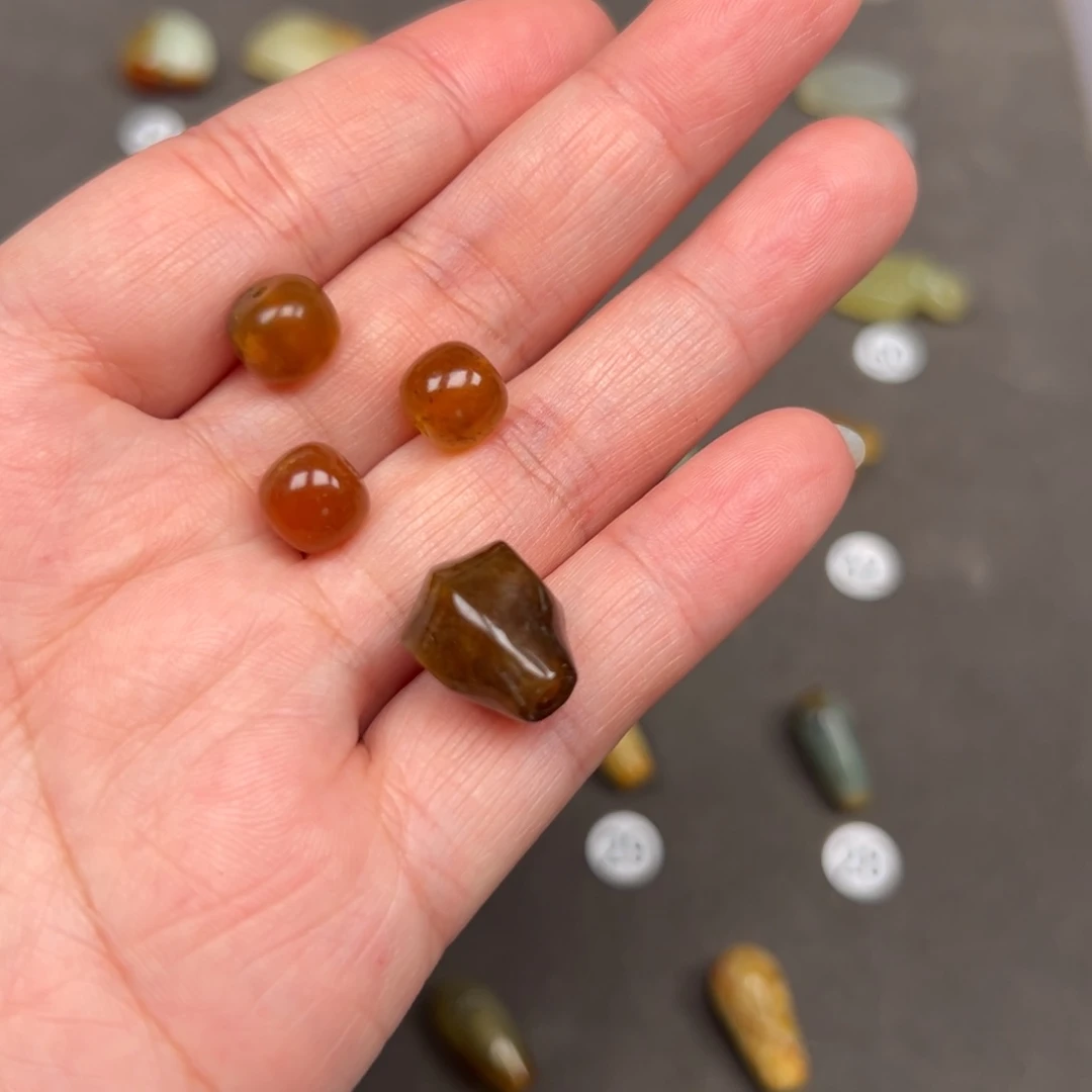 未镶嵌蛇纹石玉颈饰微瑕不退不换