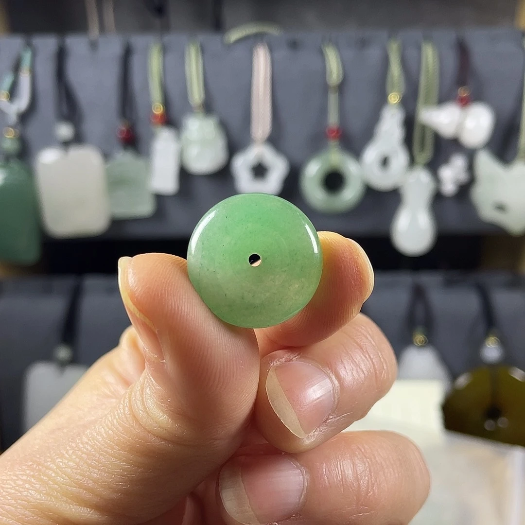 东陵石未镶嵌颈饰