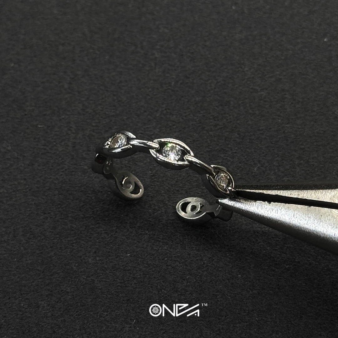 铜合金合成锆石戒指 ONEPART密镶链环戒指轻奢开口戒男女通用