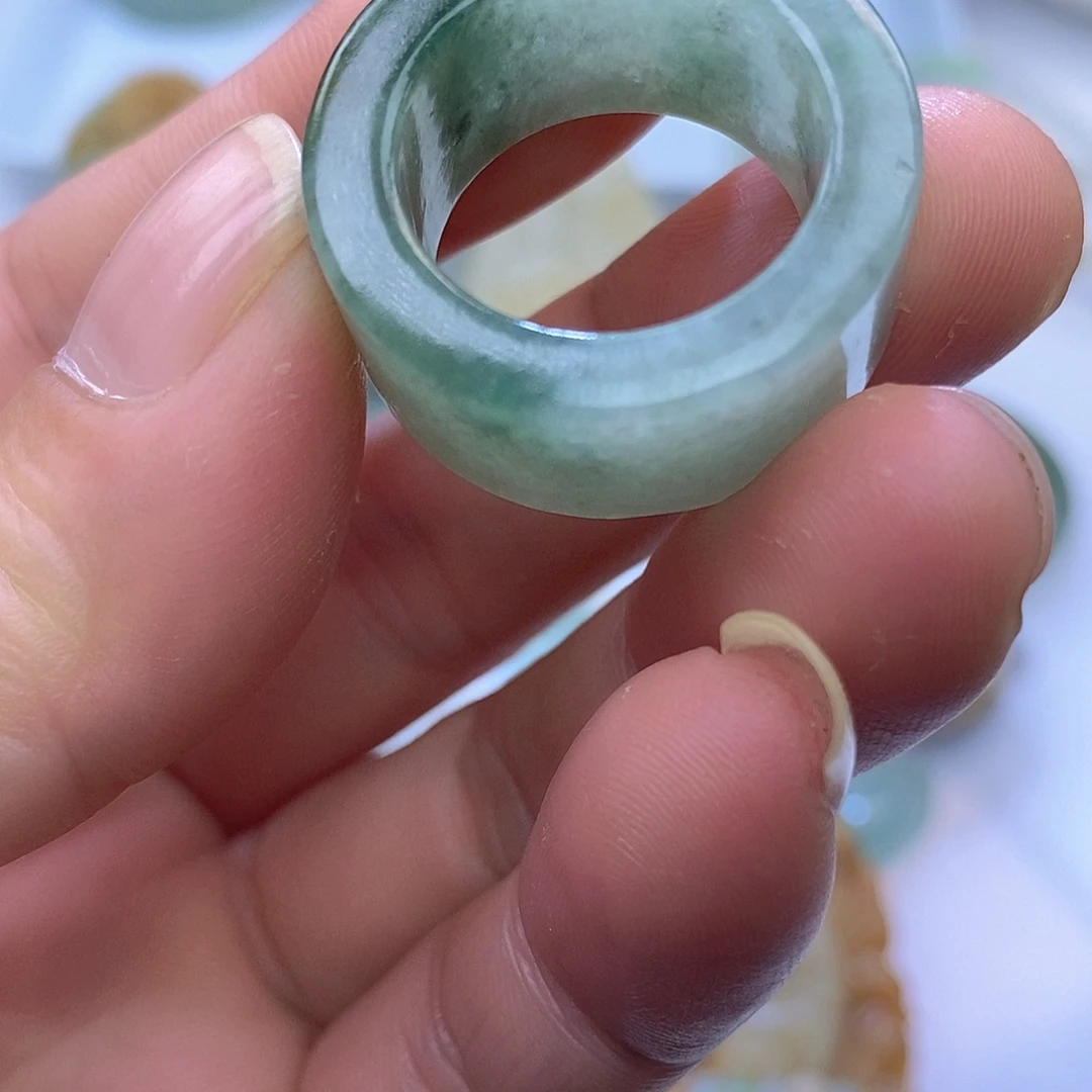 定制翡翠未镶嵌介子