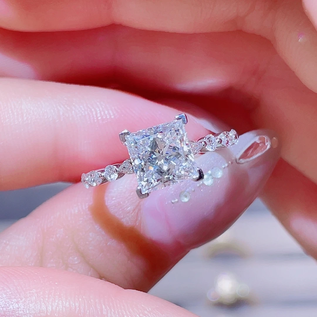 铂Pt950镶嵌实验室培育钻石2ct 公主方戒指 12号
