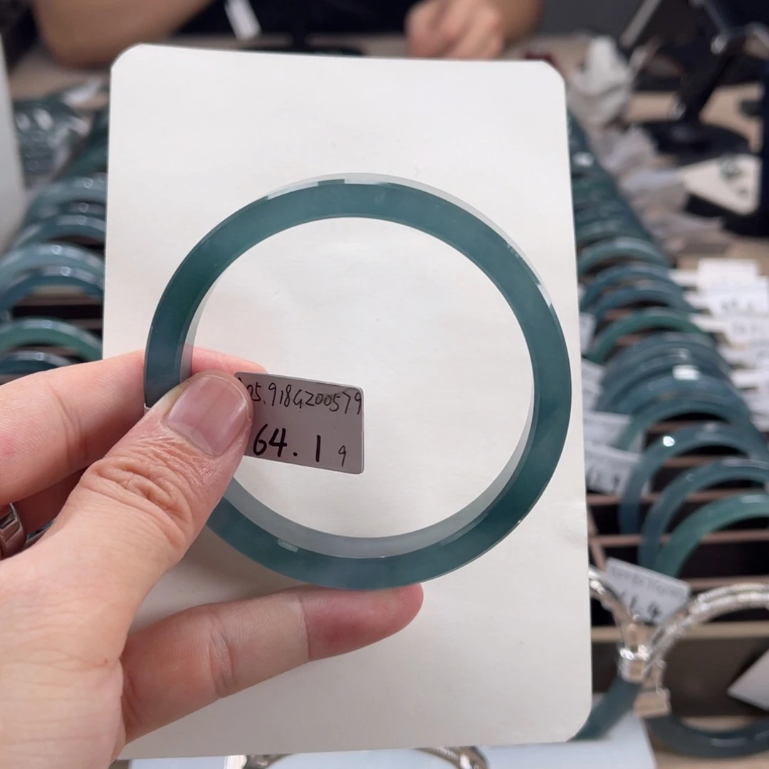 翡翠未镶嵌手镯64.19