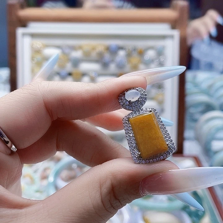 翡翠未镶嵌颈饰天然翡翠Ａ货