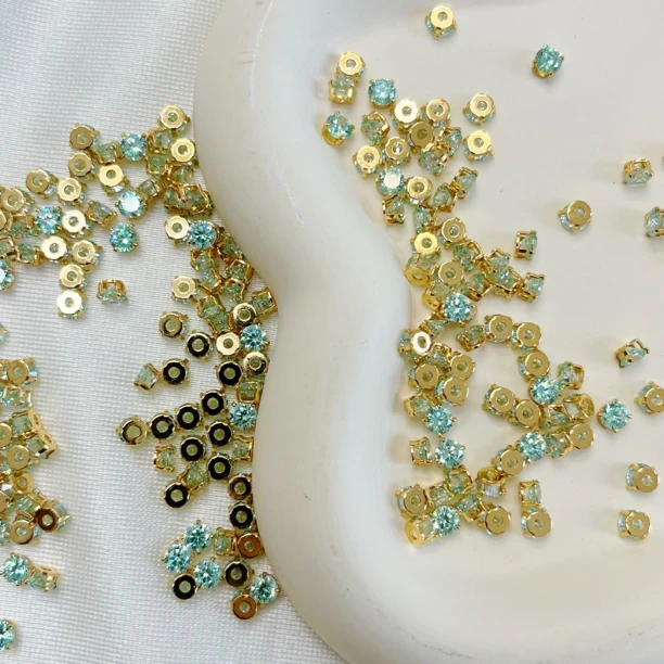 左夕P545【10个金底伊巴绿锆升级卡4进口圆形爪钻】铜镀金配件