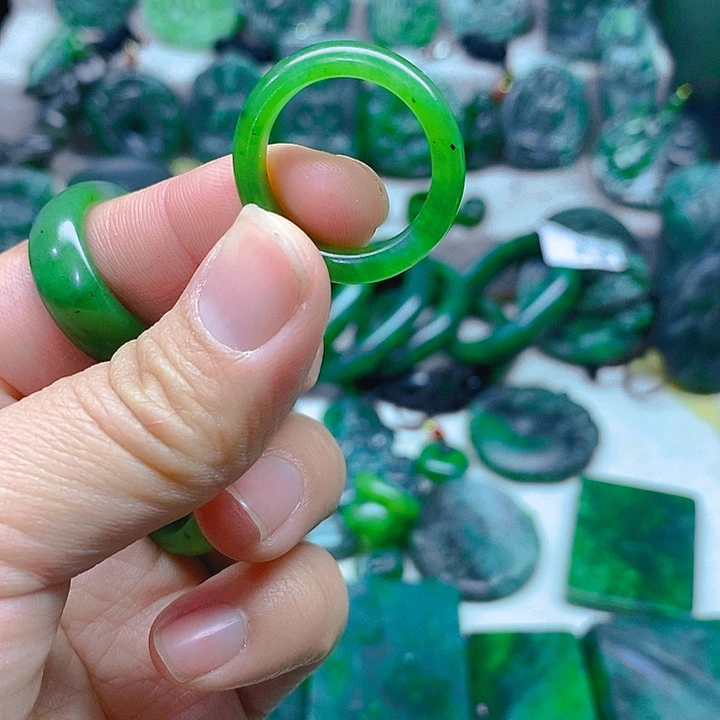 和田玉（碧玉）未镶嵌手链