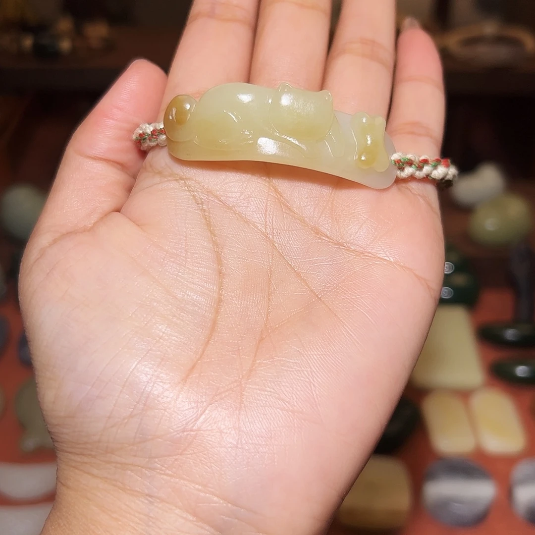 聆***开和田玉未镶嵌颈饰