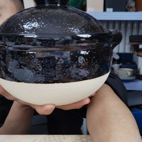 铁砂锅黑色。。。。。。。。。。。。。。