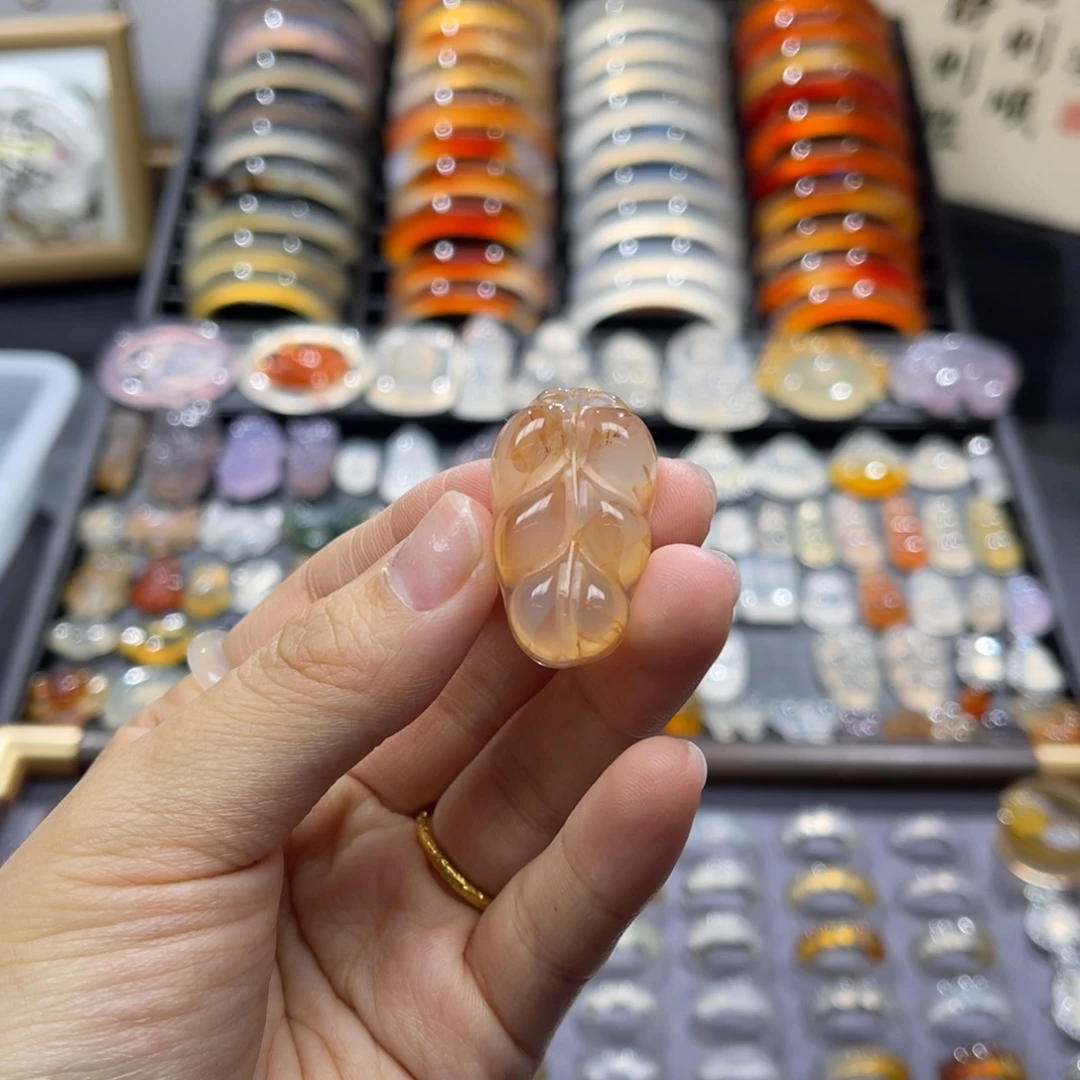 玛瑙/玉髓未镶嵌颈饰