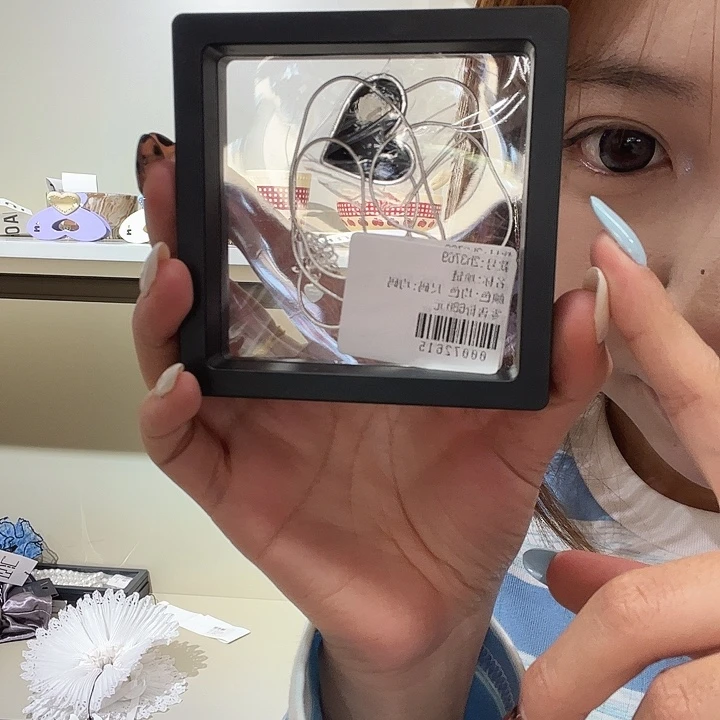 泡菜黑色爱心项链