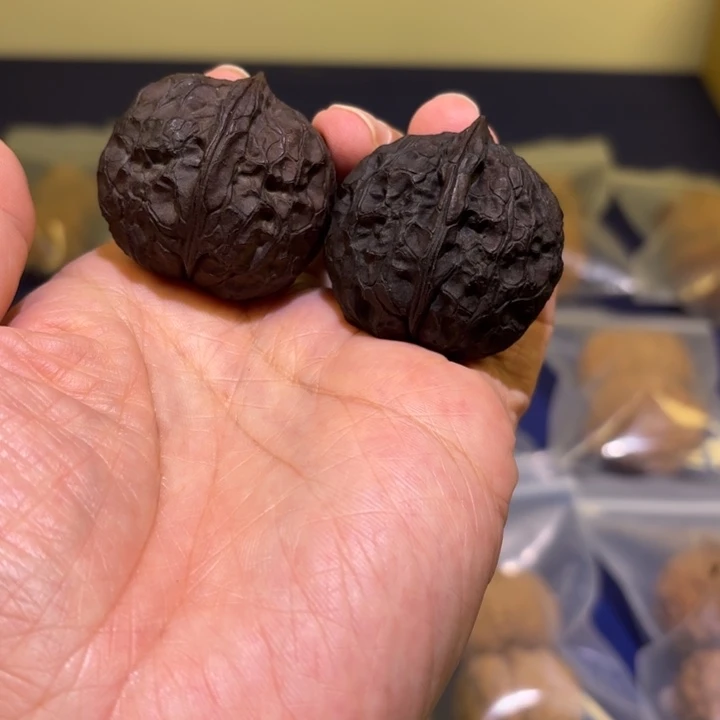 文玩核桃吊坠黑天使