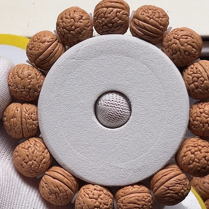 行***提吊坠桃核虎皮肌肉