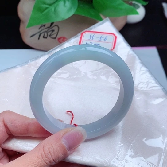 翡翠手镯未镶嵌       正圈55-57