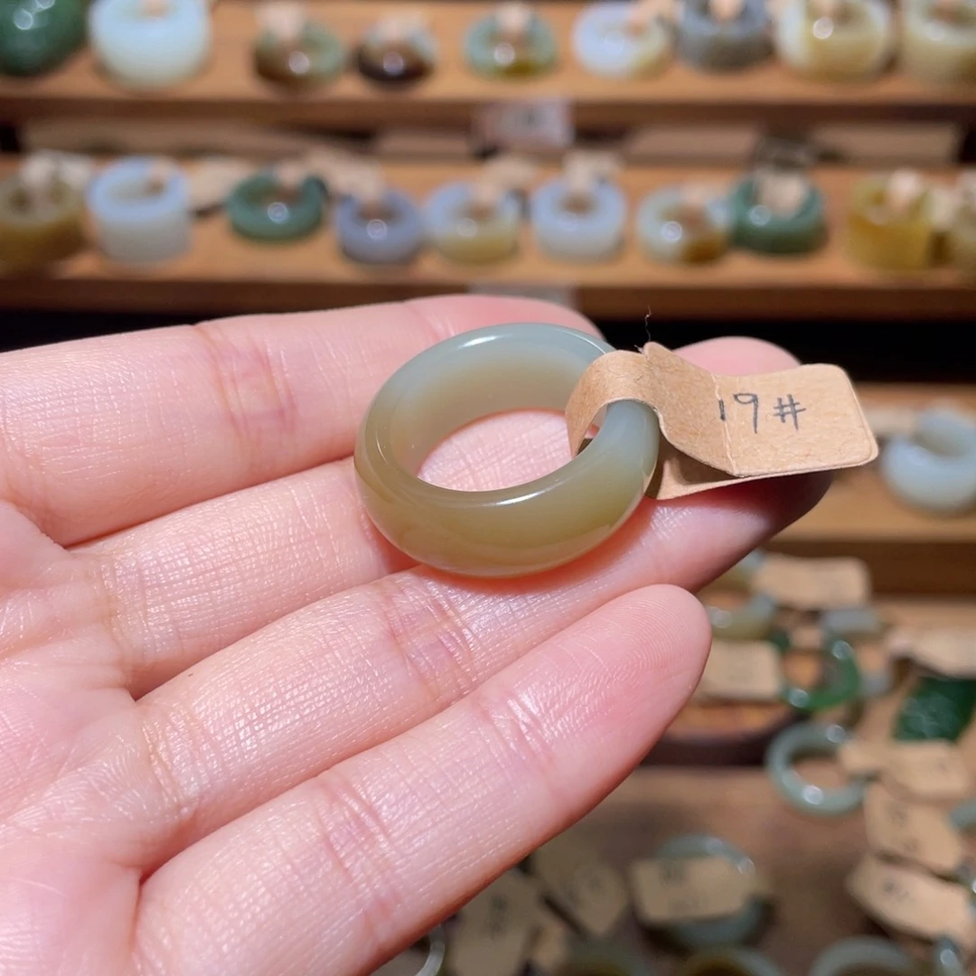 和田玉戒指未镶嵌不***?18.9