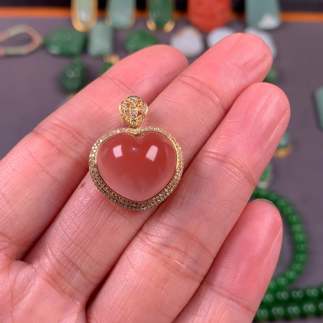 南红玛瑙18K金镶嵌颈饰柿**心