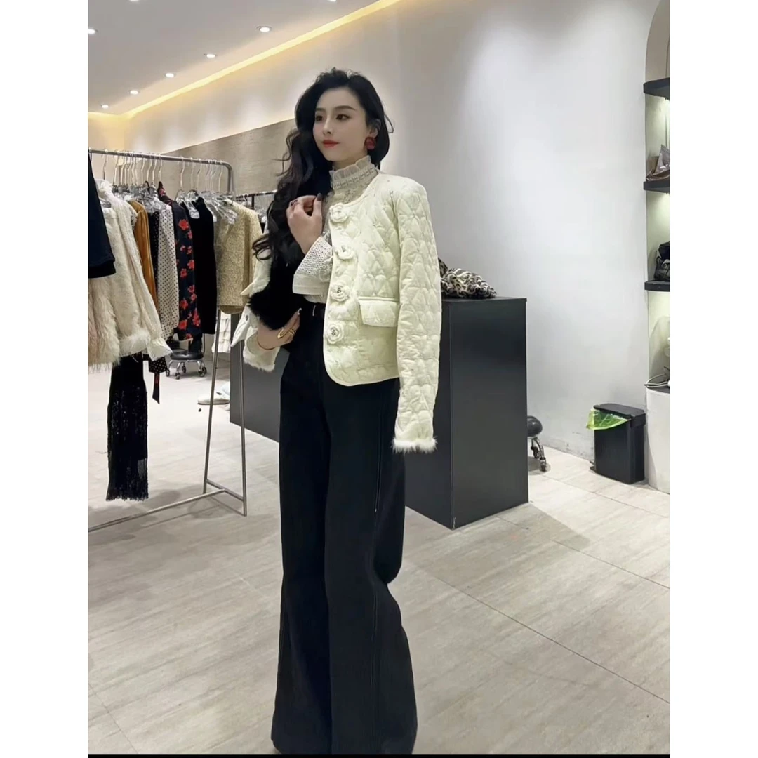 【Wan wan】绒面银色珠珠立体山茶花纽扣羽羽小香外套