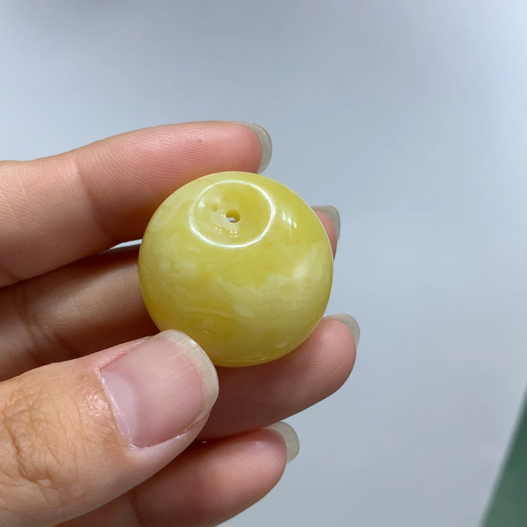 张***子未镶嵌颈饰蜜蜡吊坠