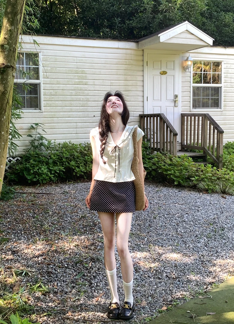 巨好看的夏装一整套学院风纯欲海军领白色衬衫上衣波点半裙子套装