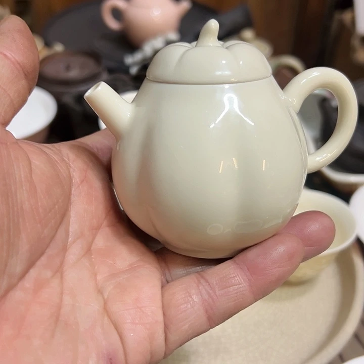 白*微嘏………………………….. 壶