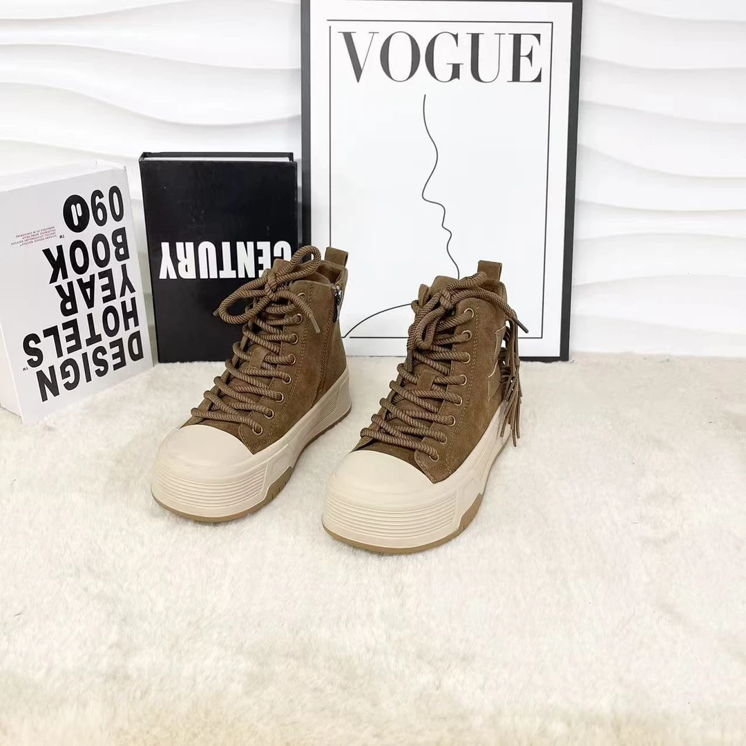 新款气质百搭潮流女士{大棉}时尚休闲鞋/CC/8677(2012)