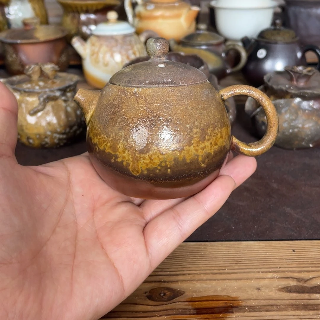 西施短嘴。柴烧微瑕。 柴烧