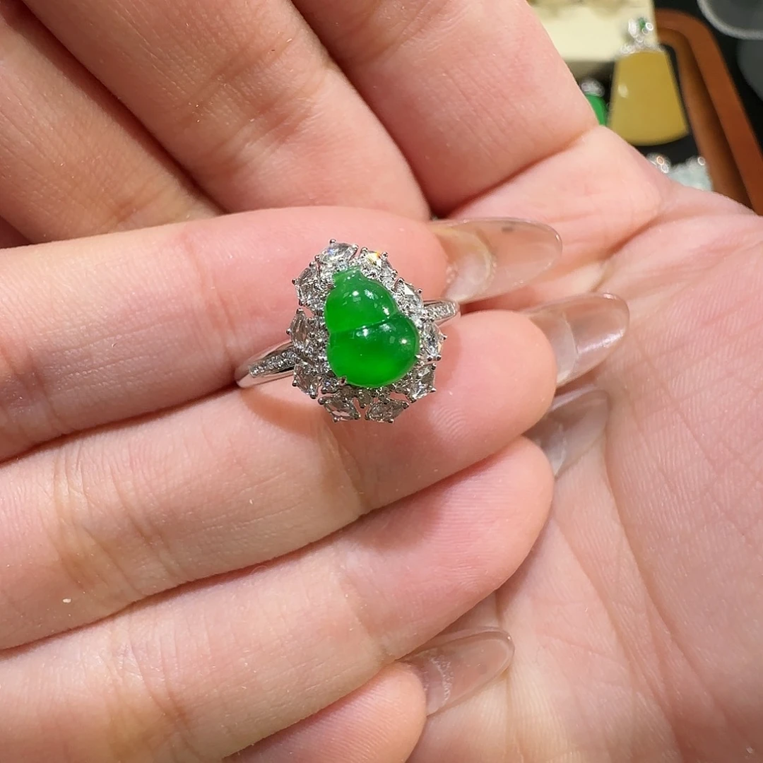 【闪购商品】18K金镶嵌戒指翡翠