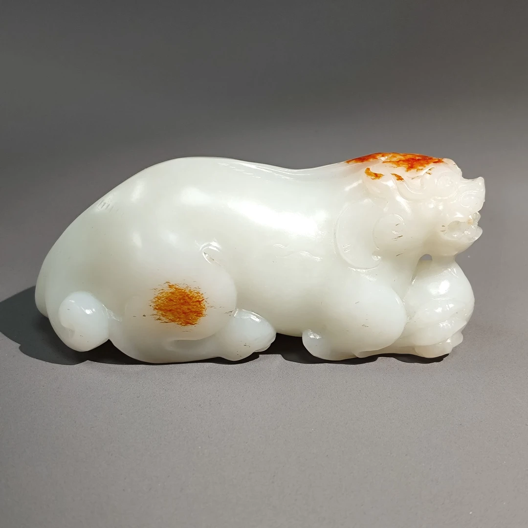 清代和田玉貔貅把件