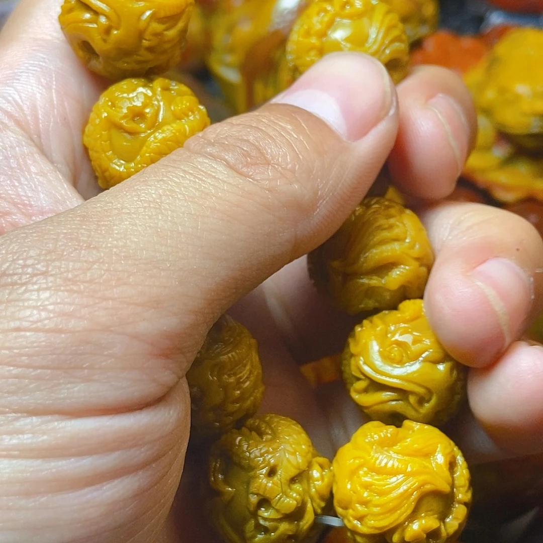 未镶嵌其他玛瑙/玉髓卫**人