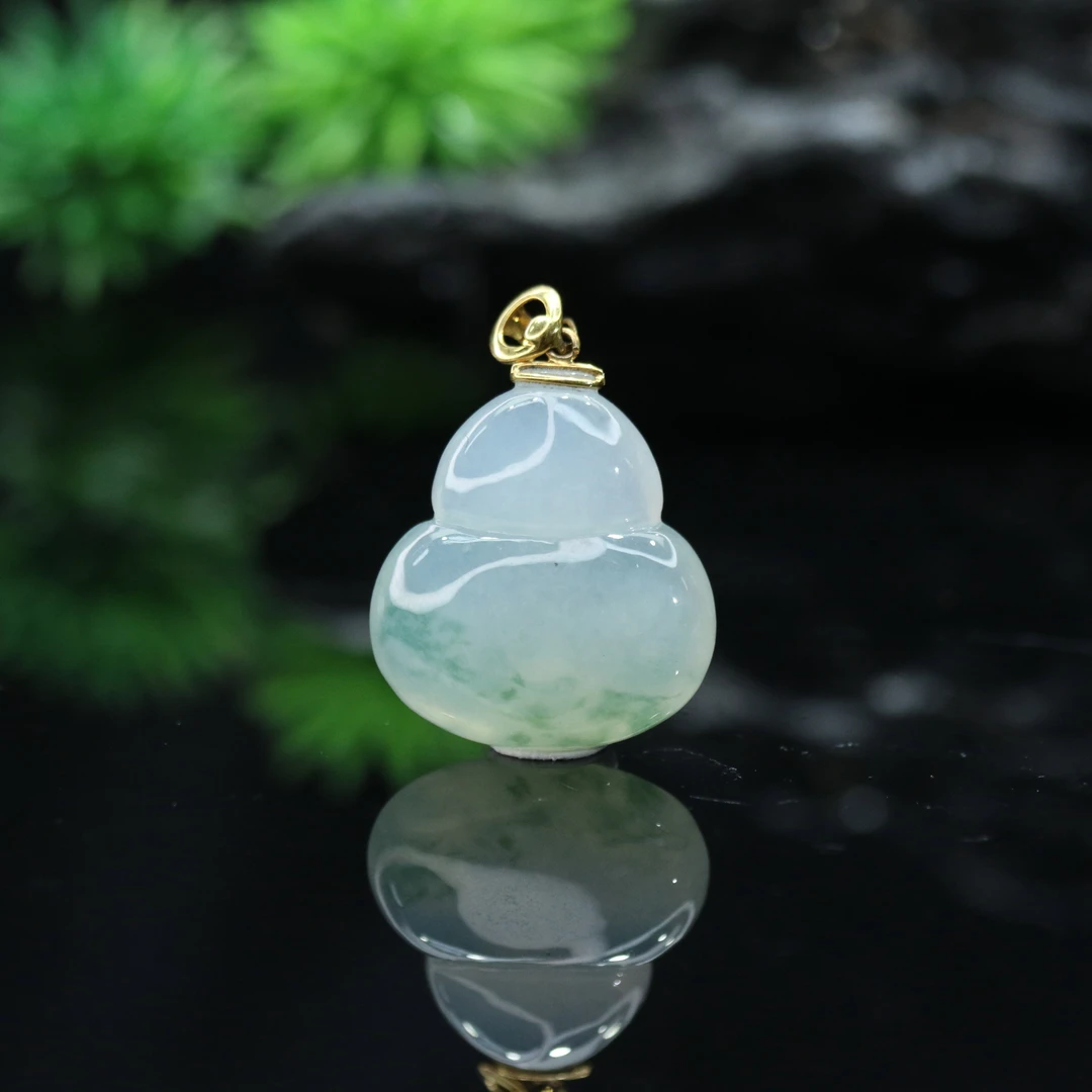 30天然缅甸翡翠A货18k冰葫芦/200509/上海嘉禾拍卖