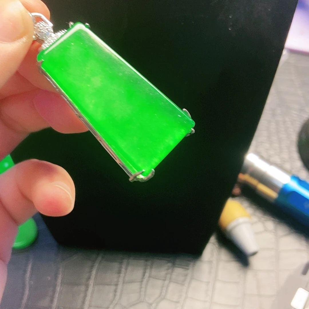 颈饰银S925镶嵌翡翠