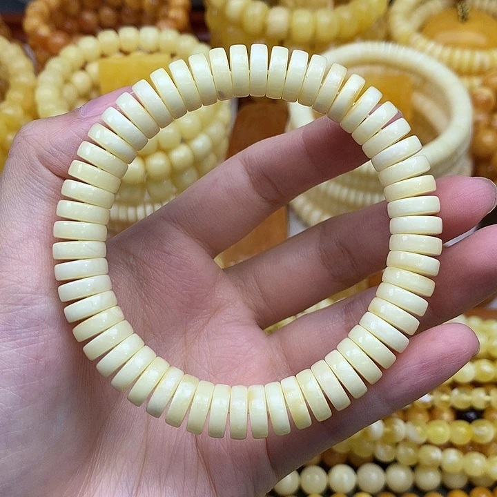 蜜蜡未镶嵌珠宝奇石