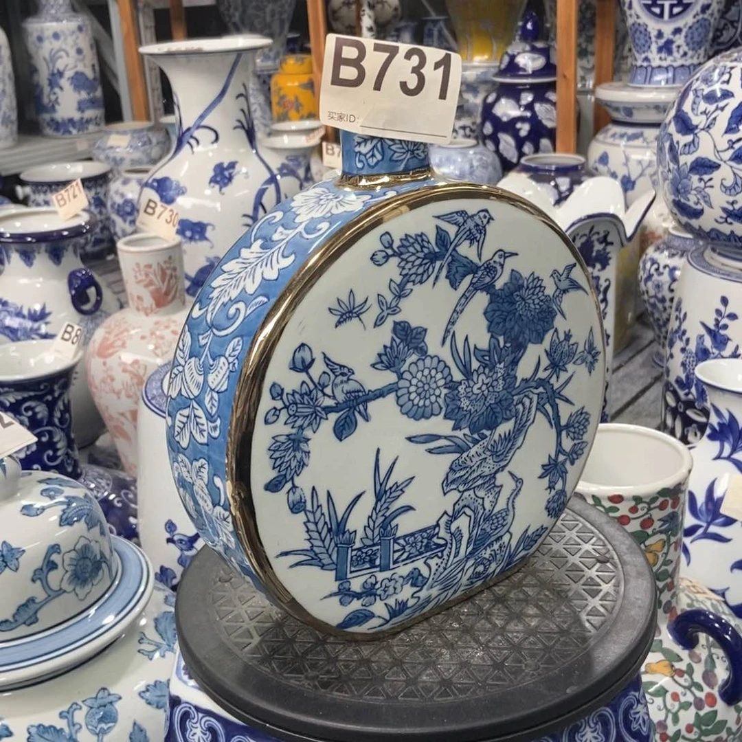 摆件花瓶手绘釉下彩