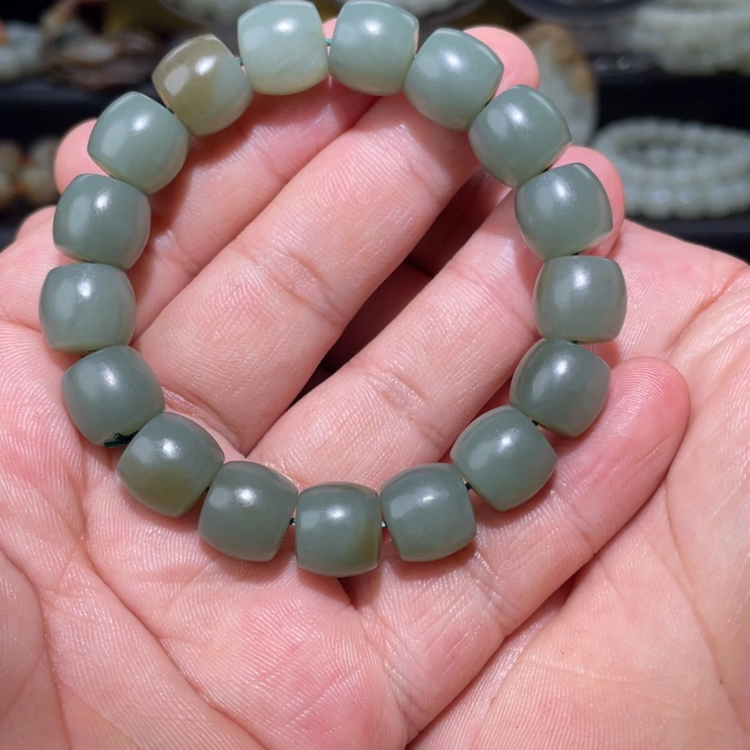 毅***轩和田玉（糖玉）未镶嵌颈饰