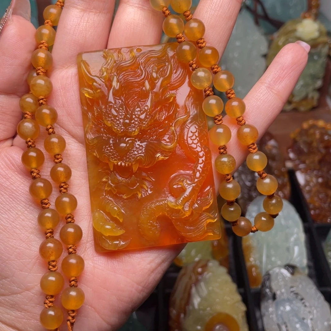 蛇纹石玉颈饰未镶嵌谢***爱