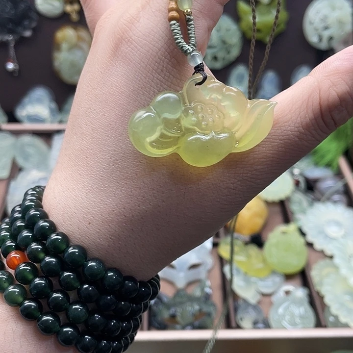 合金蛇纹石玉颈饰