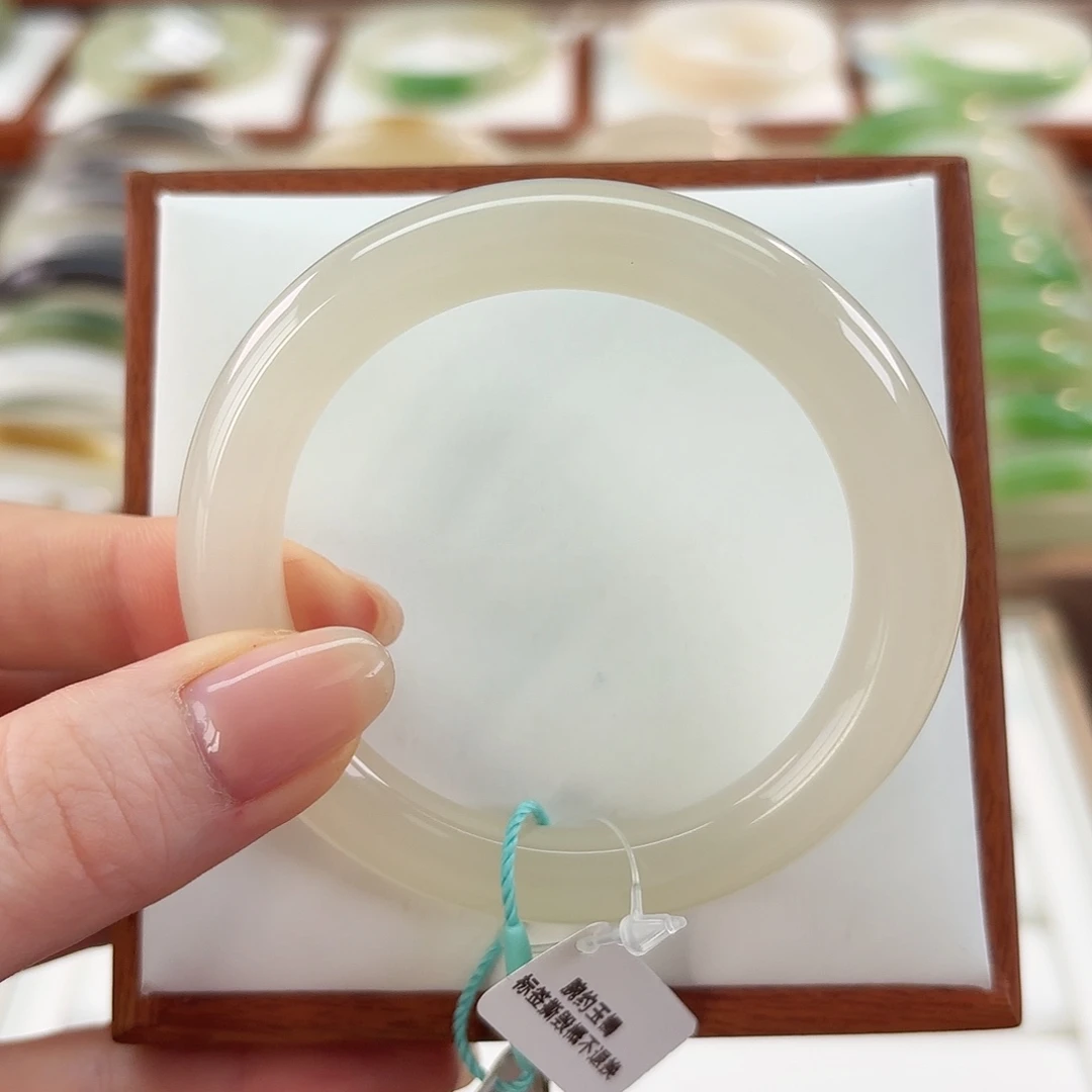 和田玉未镶嵌手镯【高冰透冰粉】