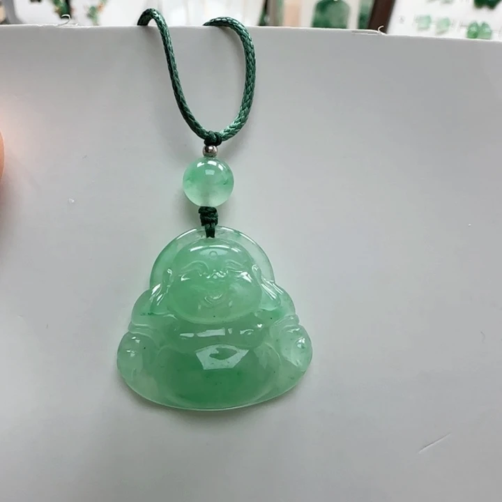 石英质玉（非洲翠）未镶嵌颈饰