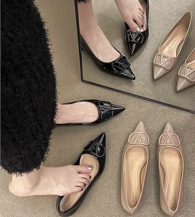 内增高5厘米显瘦百搭尖头气质工作鞋平底韩版铆钉新款法式单鞋