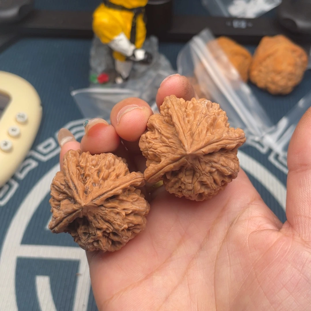 把件文玩核桃崔***爷三棱