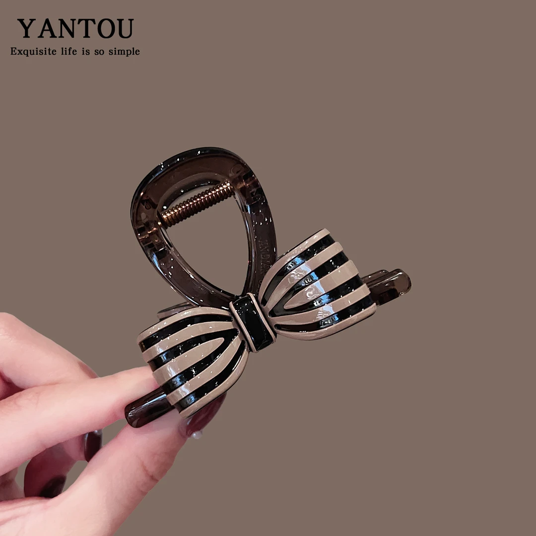 条纹蝴蝶结中号抓夹女高级感半扎发夹鲨鱼夹精致时尚百搭发饰头饰