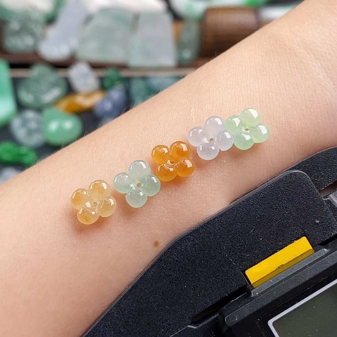 颈饰未镶嵌翡翠桂花