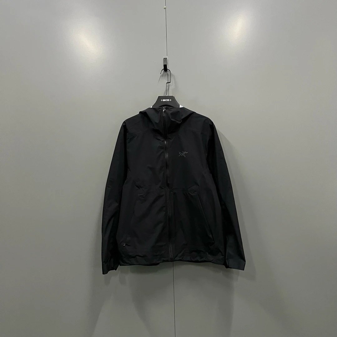 99新 ARC'TERYX/始祖鸟 （ll） 017558 黑色印花logo冲锋衣 M码