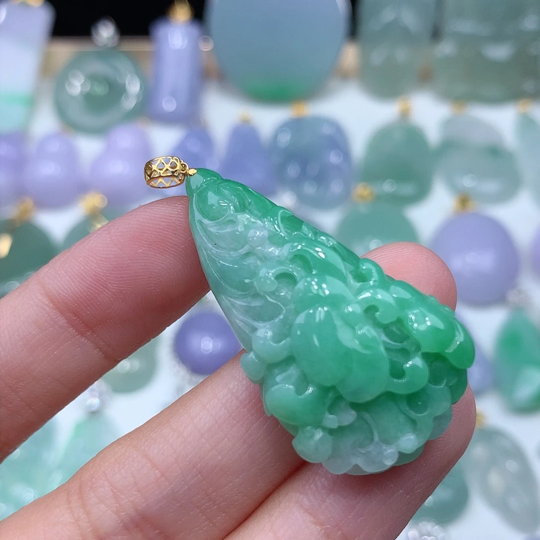 颈饰18K金镶嵌翡翠翡翠