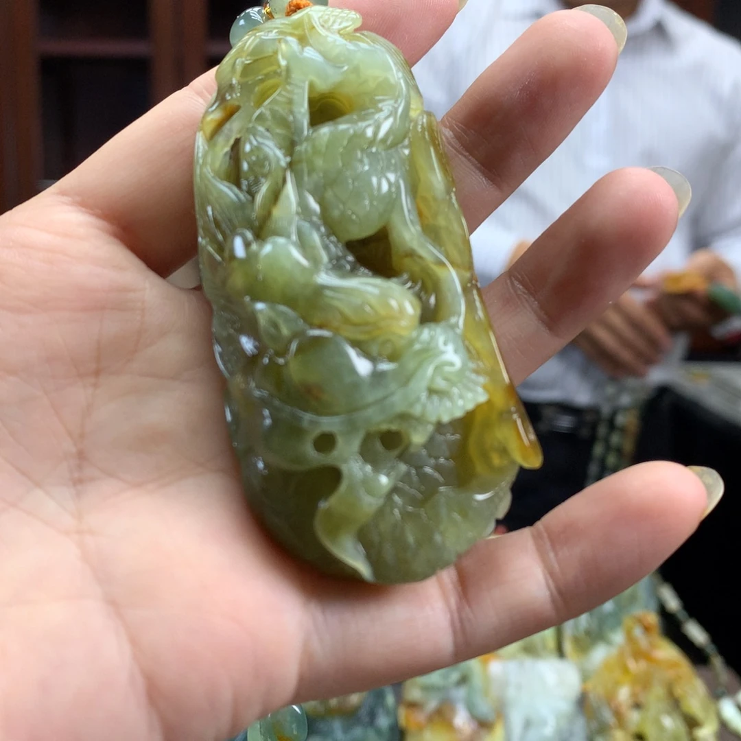 未镶嵌蛇纹石玉颈饰