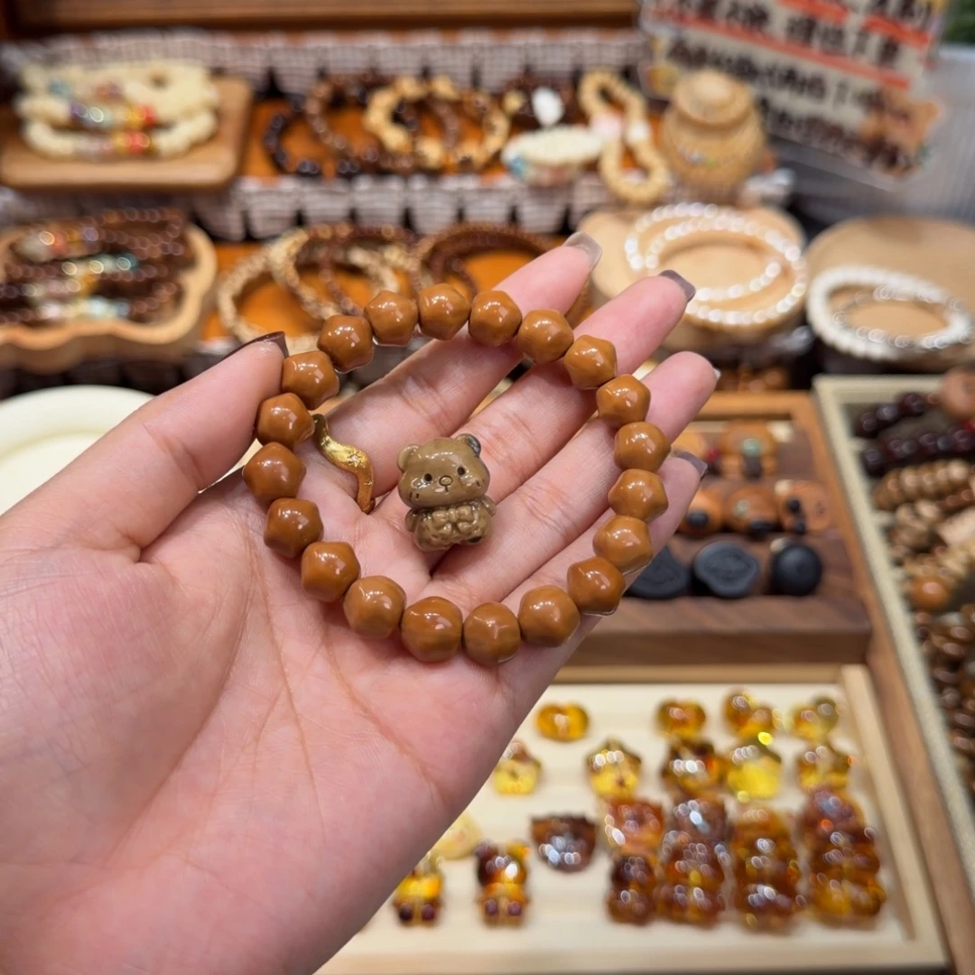 雪****猴头核桃吊坠小熊搭配星星