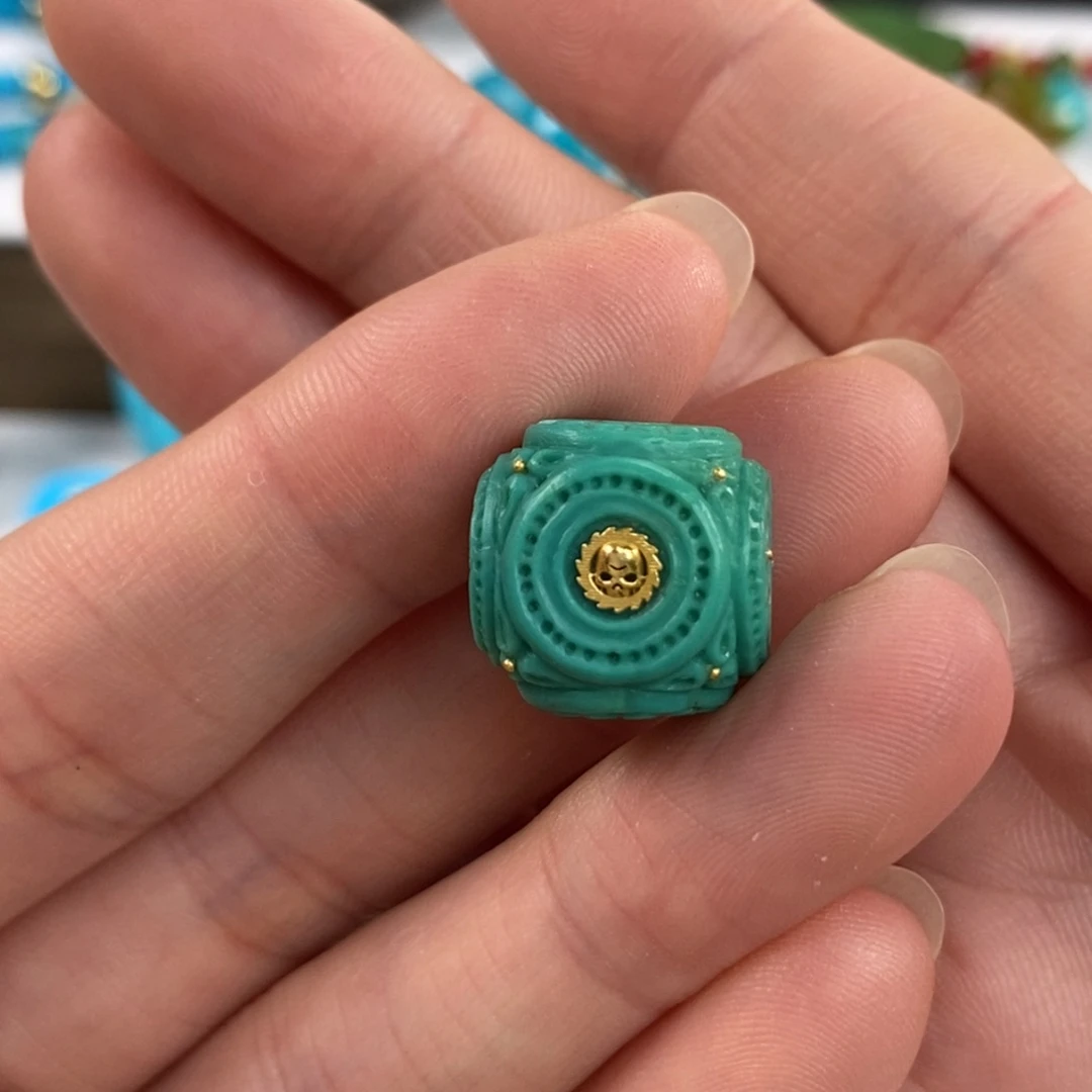 绿松石未镶嵌。六方