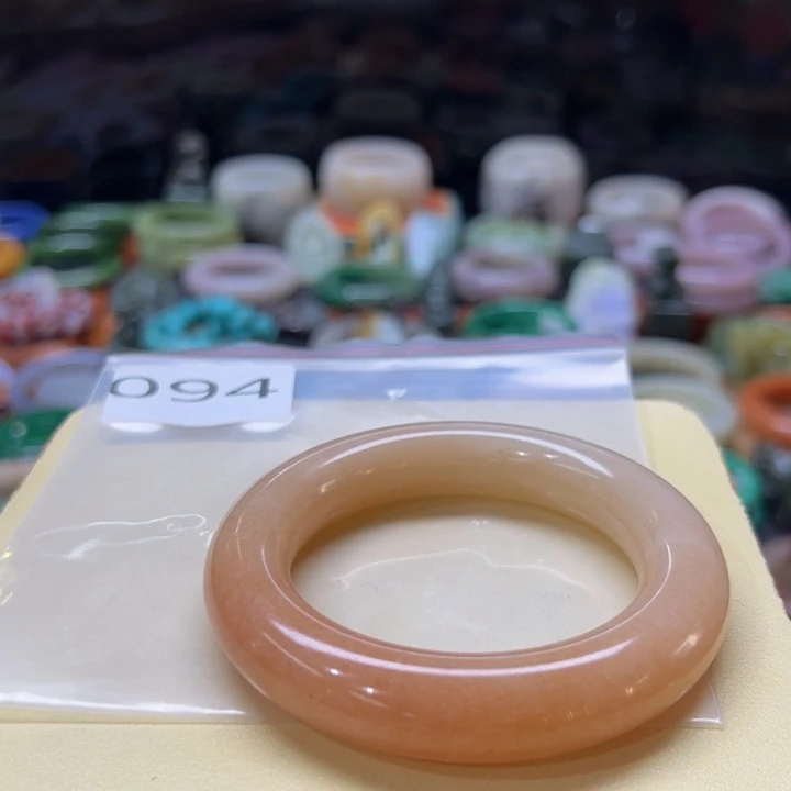 石英质玉手镯未镶嵌叶*?94