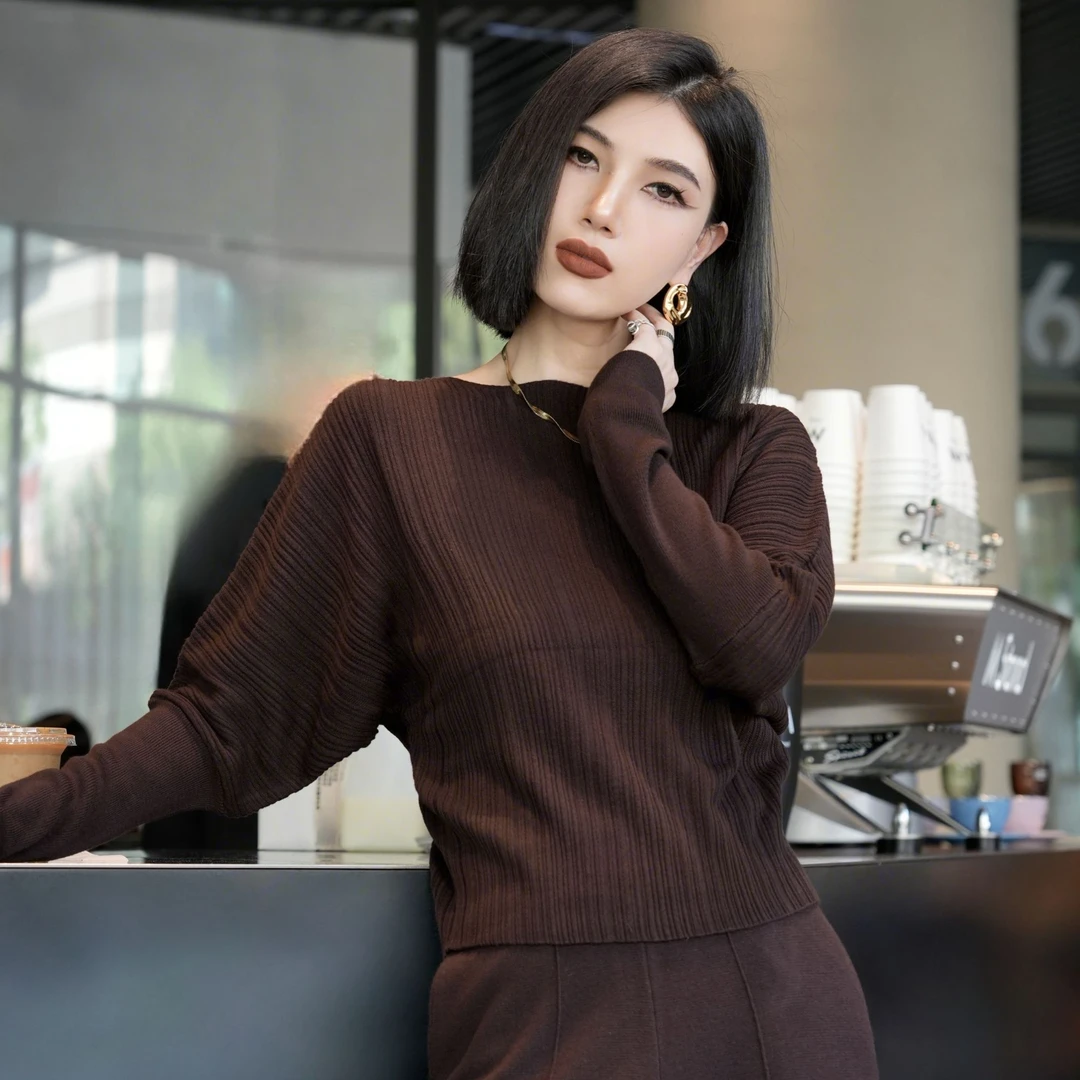 【时序已秋】Z·R上品屋 秋季新款竖条纹蝙蝠袖针织上衣