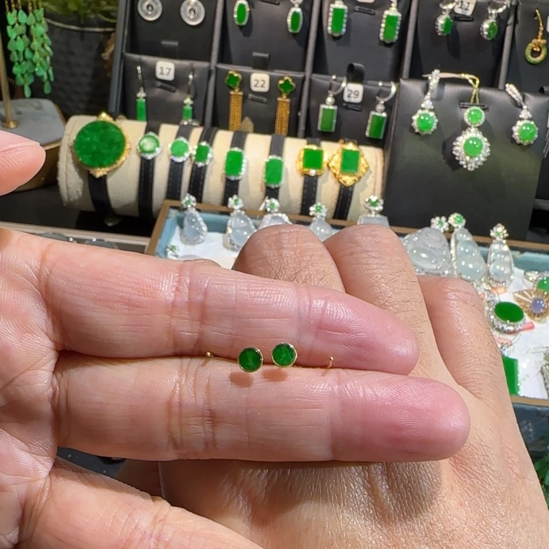 翡翠18K金镶嵌颈饰耳钉